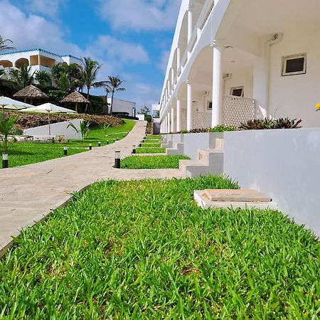 Ahg Lion Beach Resort Watamu Exterior foto