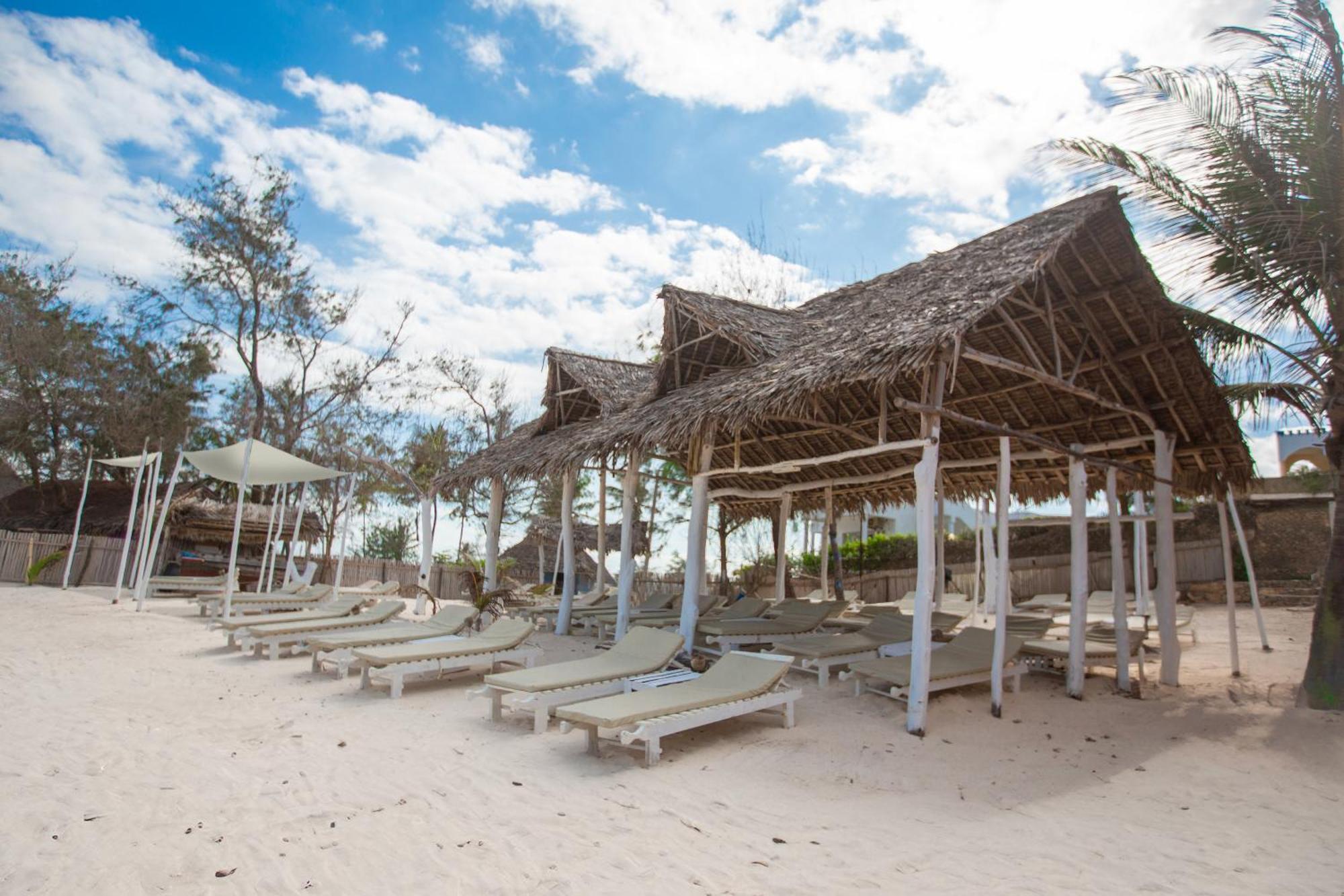 Ahg Lion Beach Resort Watamu Exterior foto